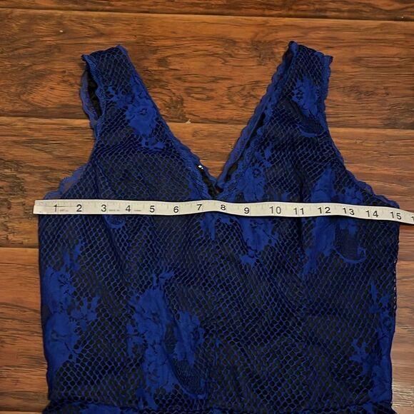 Bebe Blue Floral Lace Romper Contemporary Feminine Festival Event Concert - Picture 8 of 13